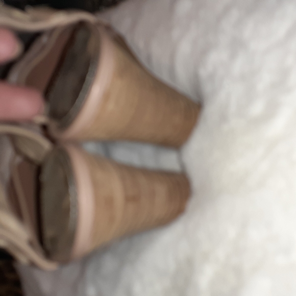 Vince Camuto - Picture 5 of 6